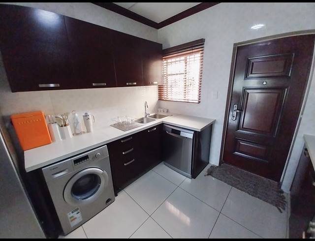 2 BEDROOM APARTMENT FOR SALE IN SUMMERSET
